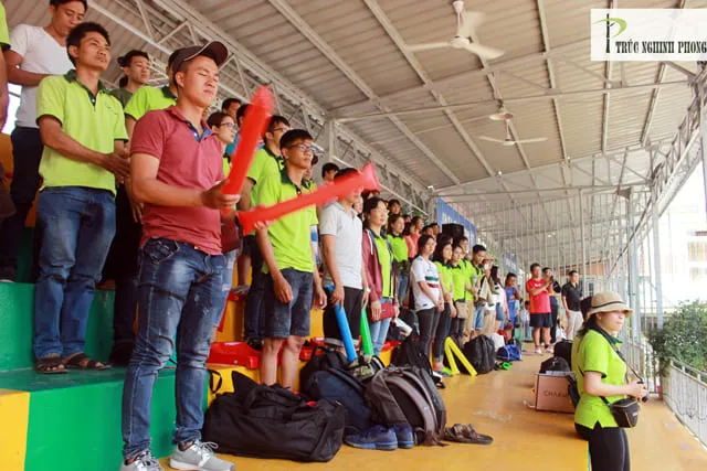 Cổ động viên đội Trúc Nghinh Phong lắp đầy khán đài tại giải SGA CUP 2018